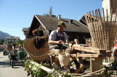 Traditionelles Korbflechten beim Bauernherbstfest in Uttendorf im Pinzgau | © TVB Uttendorf Weißsee