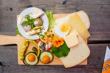 cheese, sausage, eggs and much more on one board  | © TVB Uttendorf 
